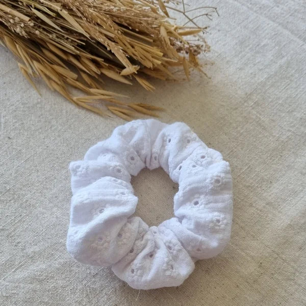Scrunchie Daisy Bloom